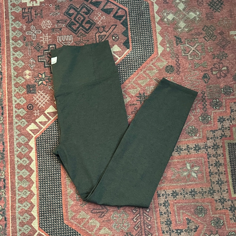 Vuori Dark Green High-Waisted Leggings